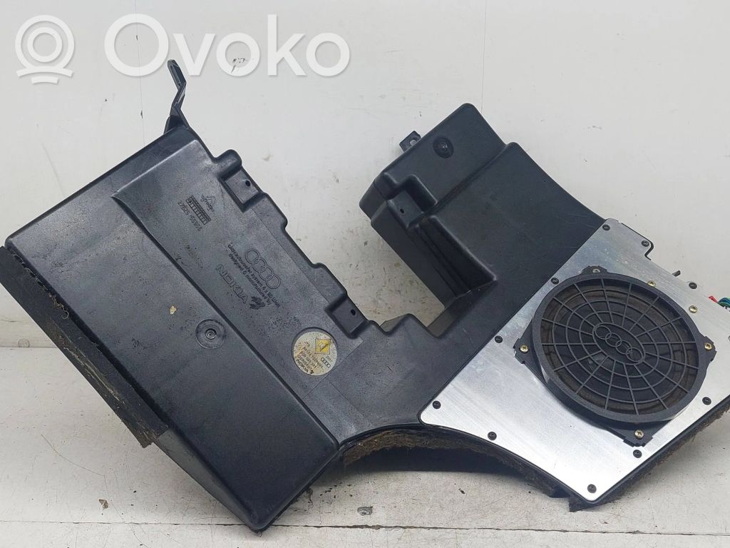 Audi A4 S4 B5 8D Altavoz subwoofer 