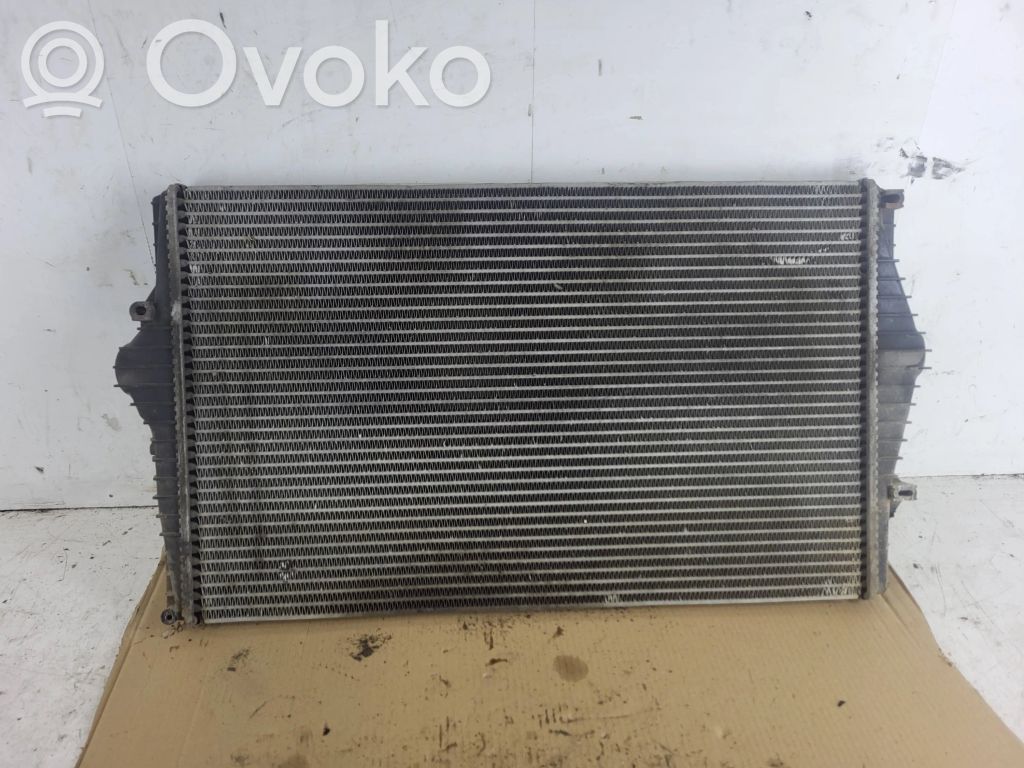 Interkūlerio radiatorius   30748809,07097481,81346,30730524,30741580,31274554,8671694