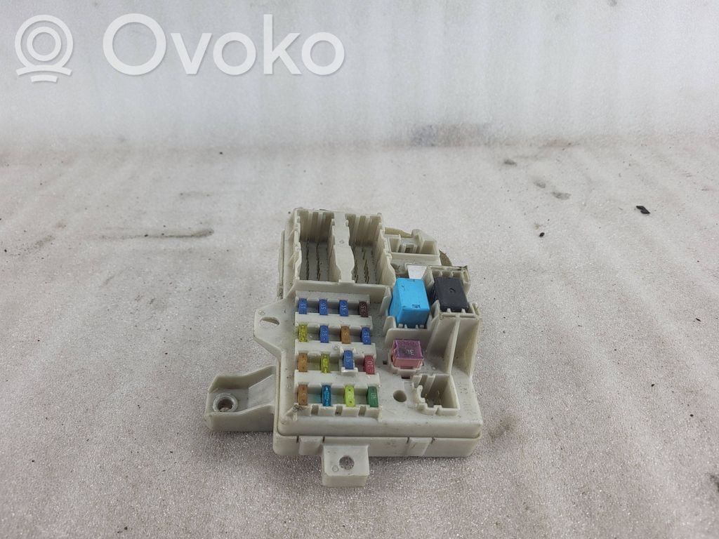 Mazda 323 Fuse module 