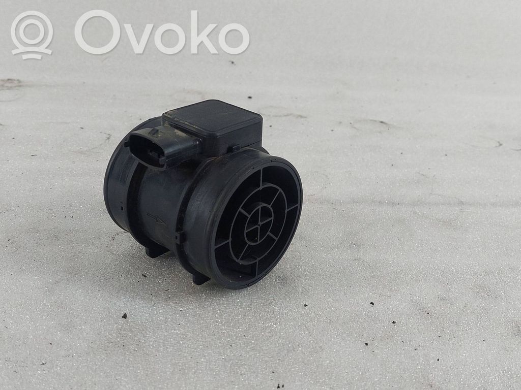 Opel Zafira B Przepływomierz masowy powietrza MAF 