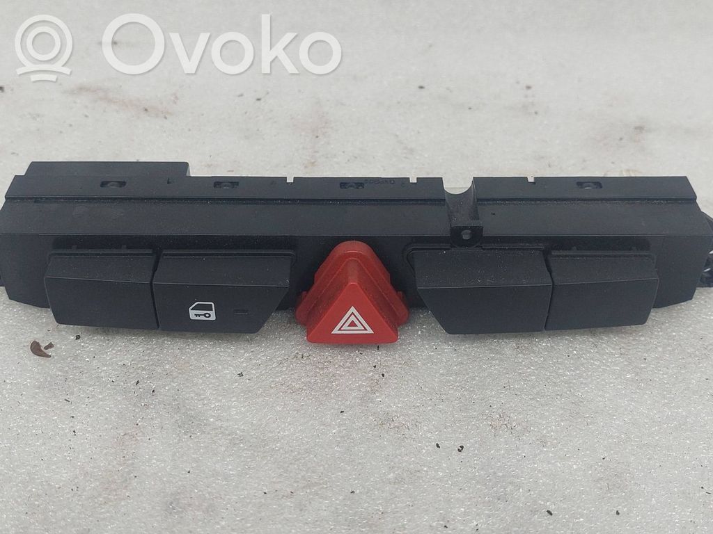 KIA Ceed Przycisk świateł awaryjnych 
