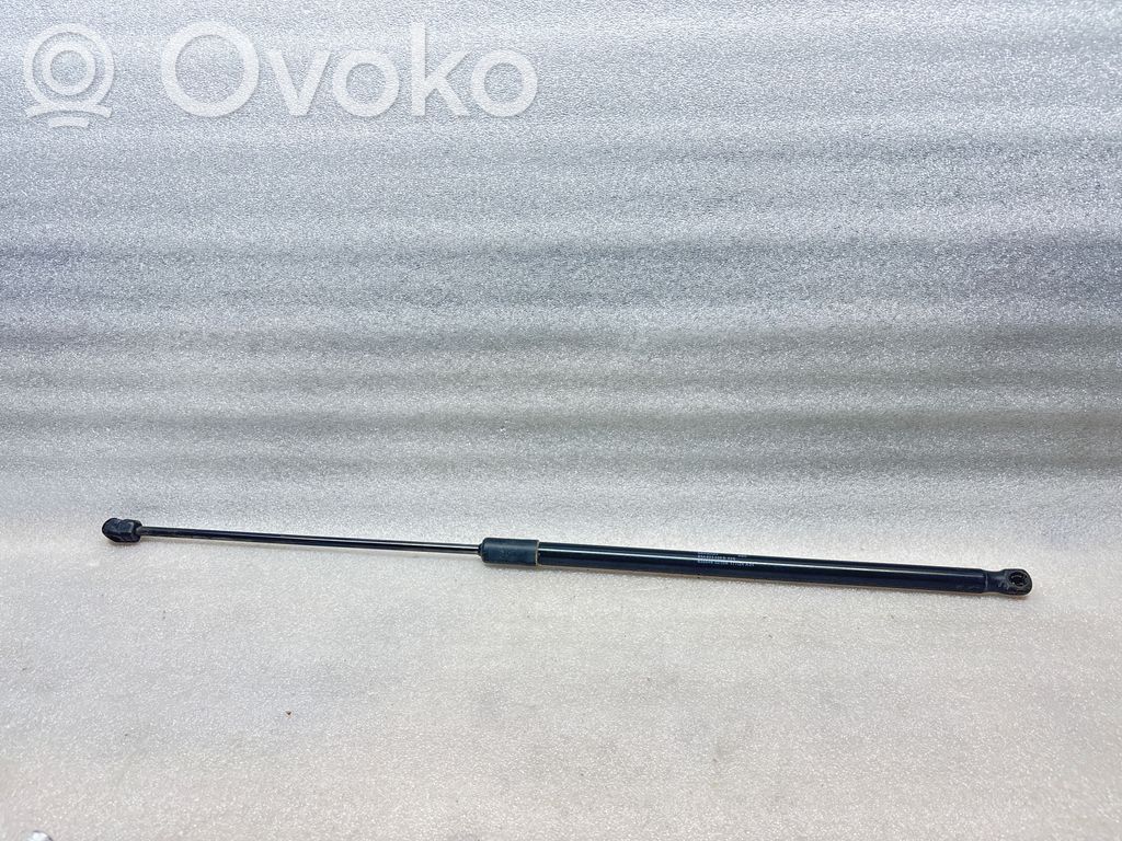 Audi Q3 F3 Siłownik maski przedniej 
