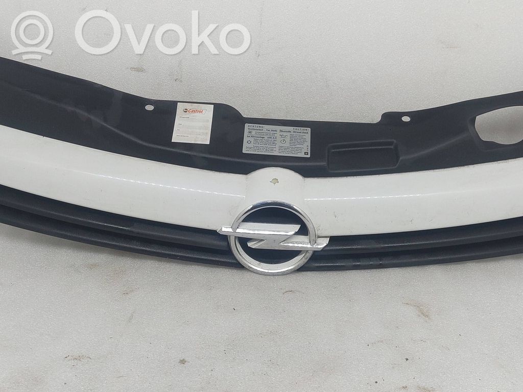 Opel Astra H Etusäleikkö 