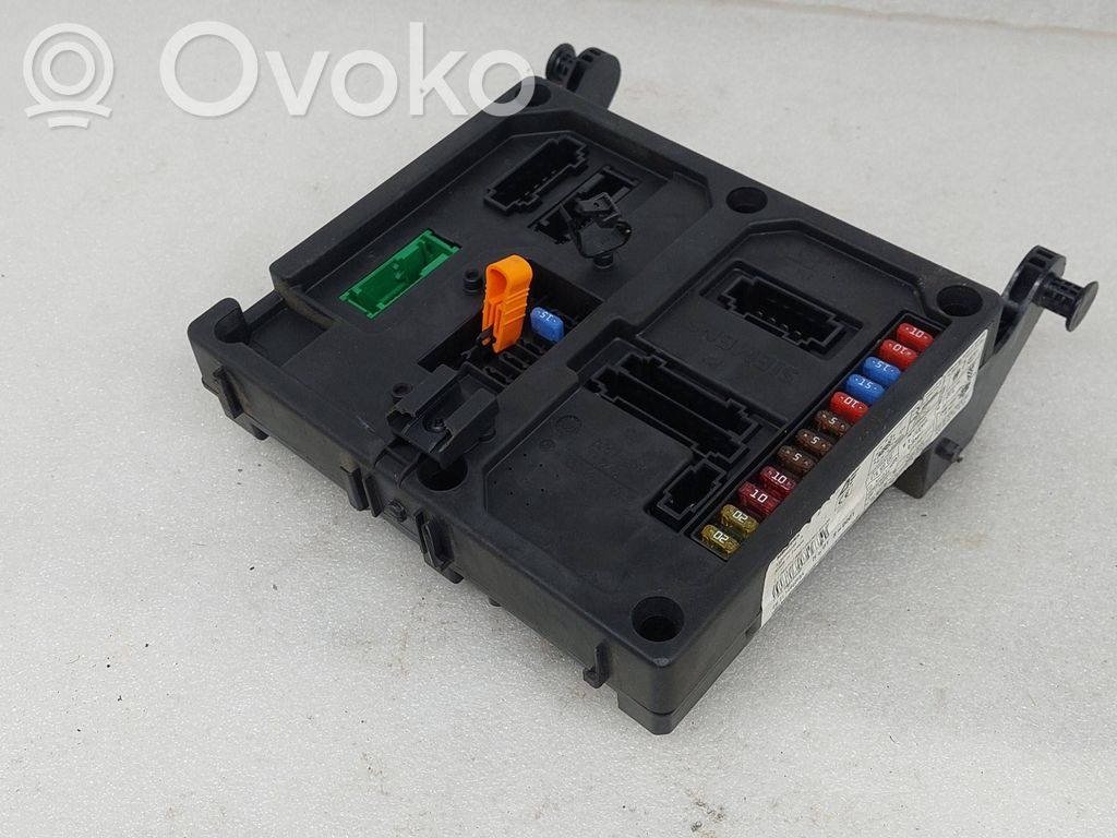 Ford Galaxy Fuse module 