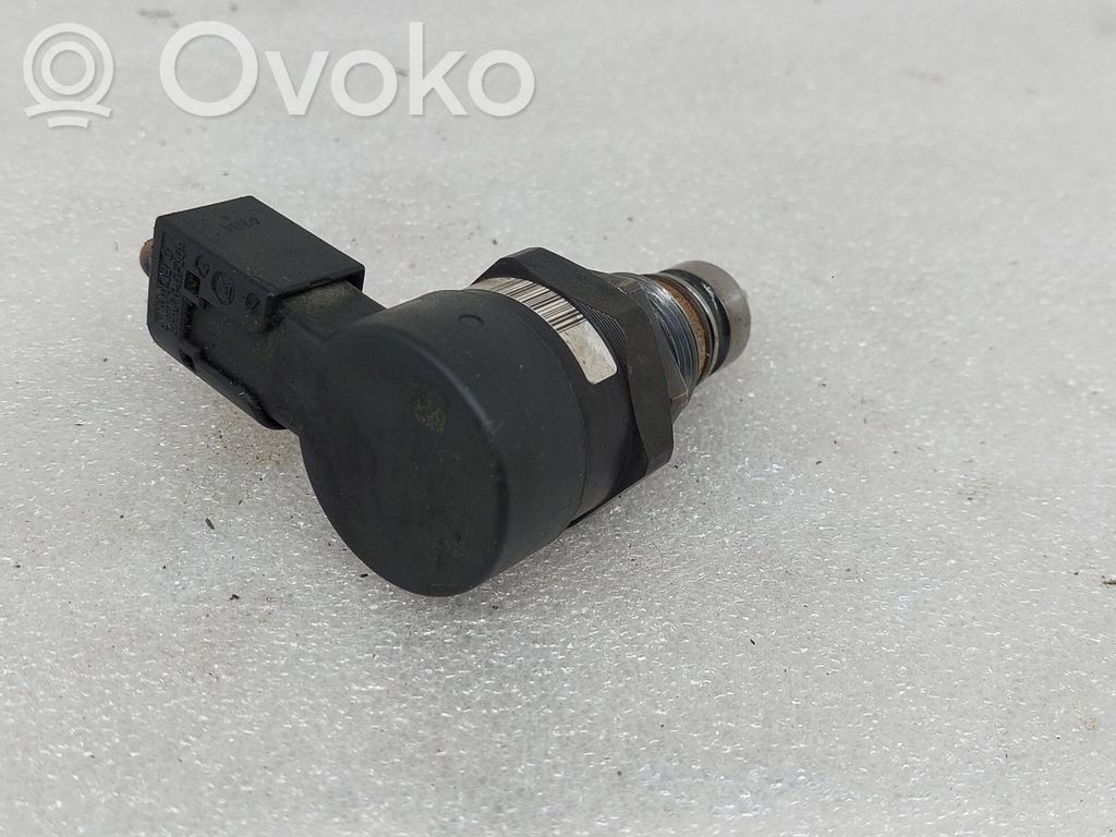 BMW 5 E60 E61 Régulateur de pression de carburant 