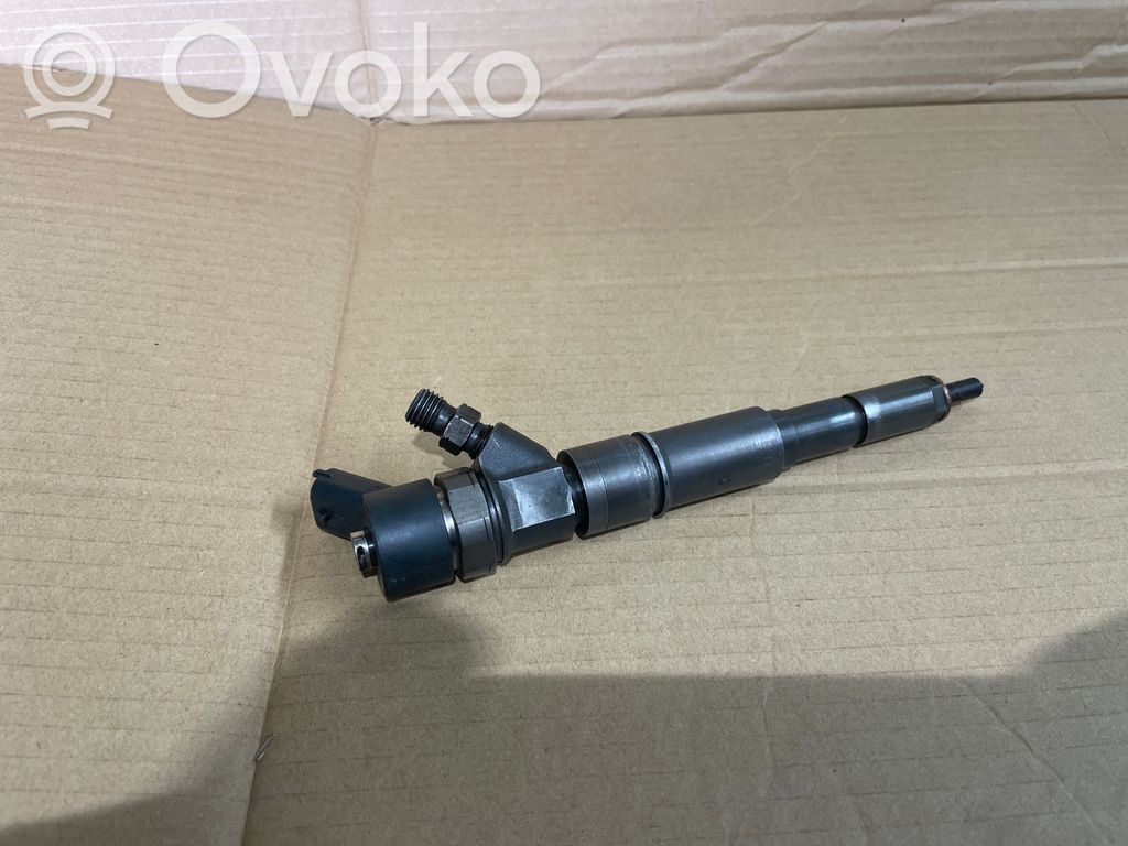 BMW 5 E39 Fuel injector 