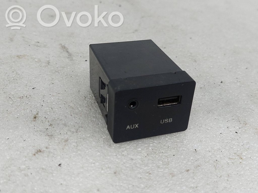 Разъем USB   961202B000,202008220
