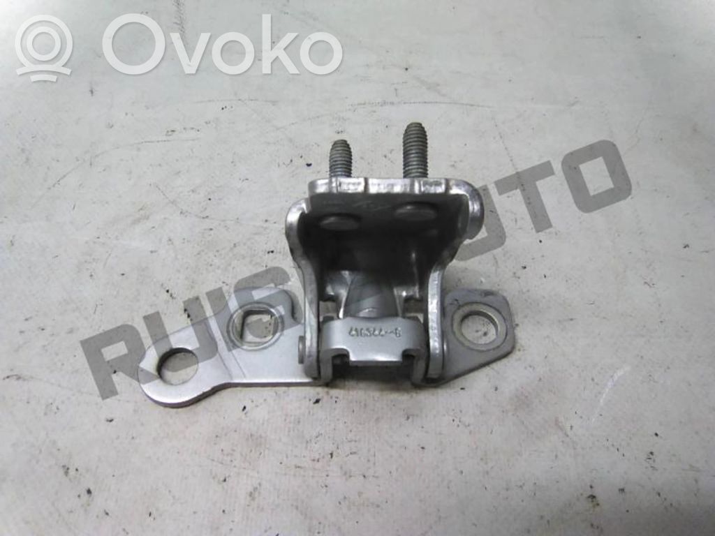 Renault Clio III Rear door upper hinge 