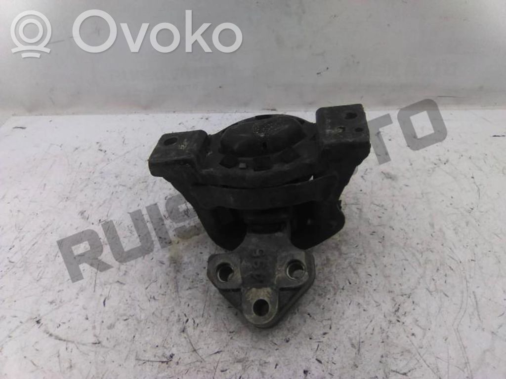 Engine mount bracket
