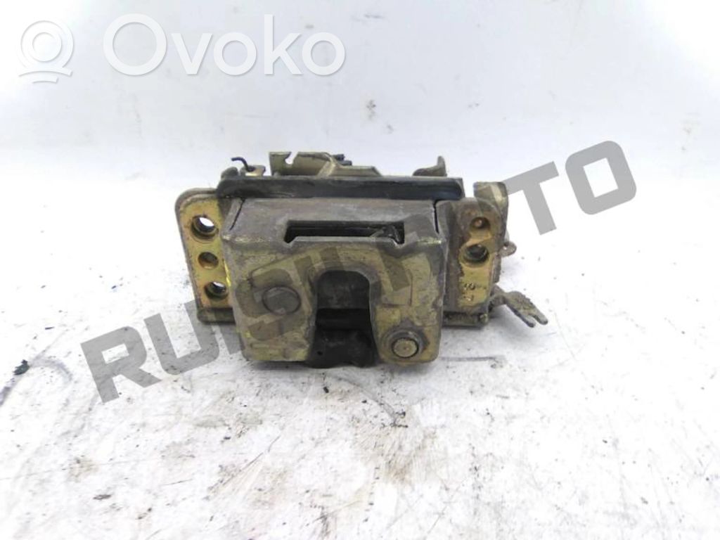 Opel Corsa A Aizmugurē slēdzene 