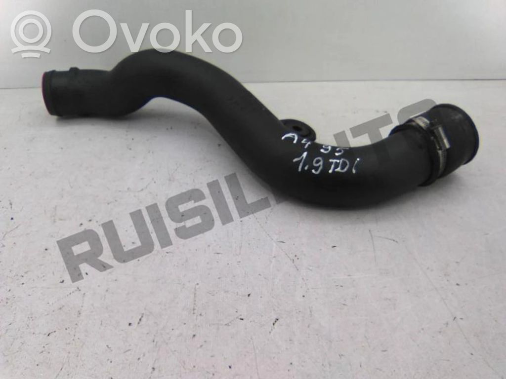 Audi A4 S4 B5 8D Interkūlera šļūtene (-es) / caurule (-es) 