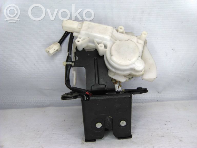 Tailgate exterior lock