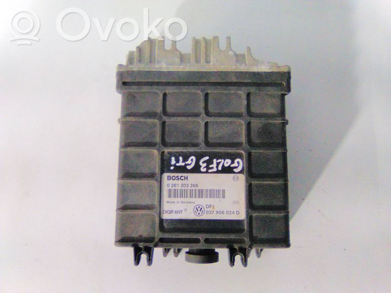 Volkswagen Golf III Engine control unit/module 