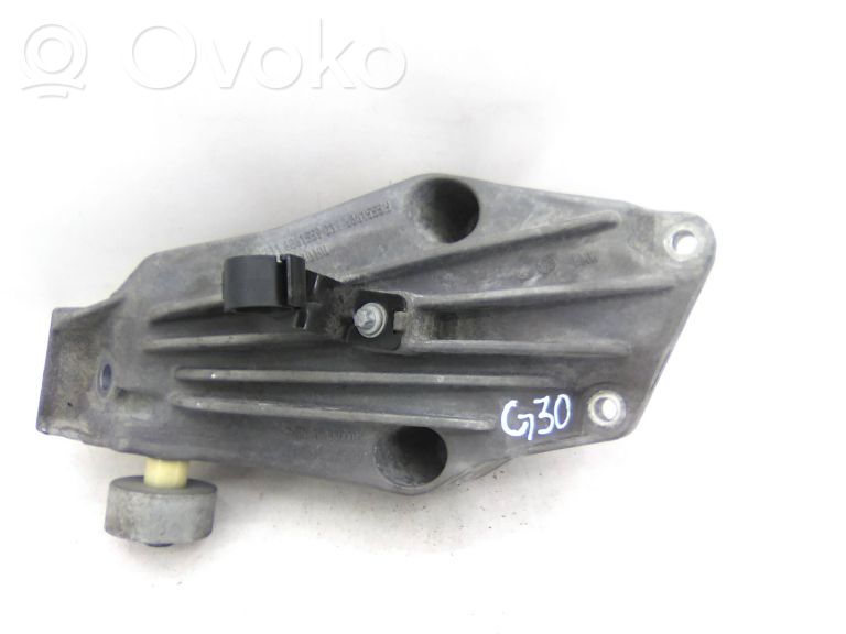 BMW M5 F90 Engine mount bracket 