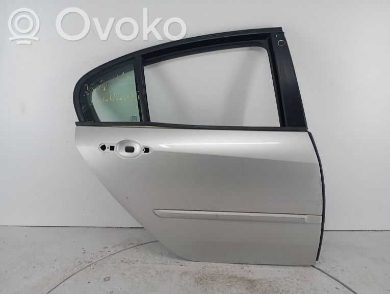 Galinės durys   821120001R