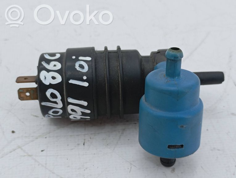 Volkswagen Polo II 86C 2F Windscreen/windshield washer pump 
