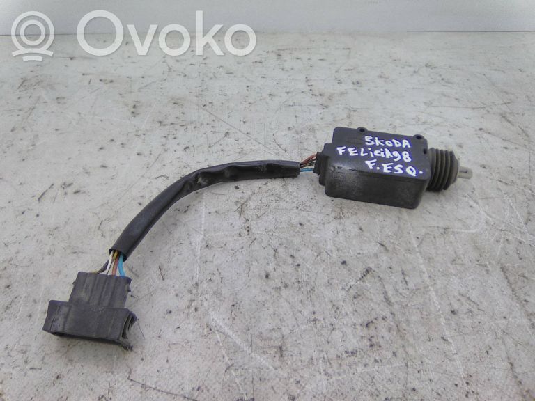 Skoda Felicia I Front door lock motor 