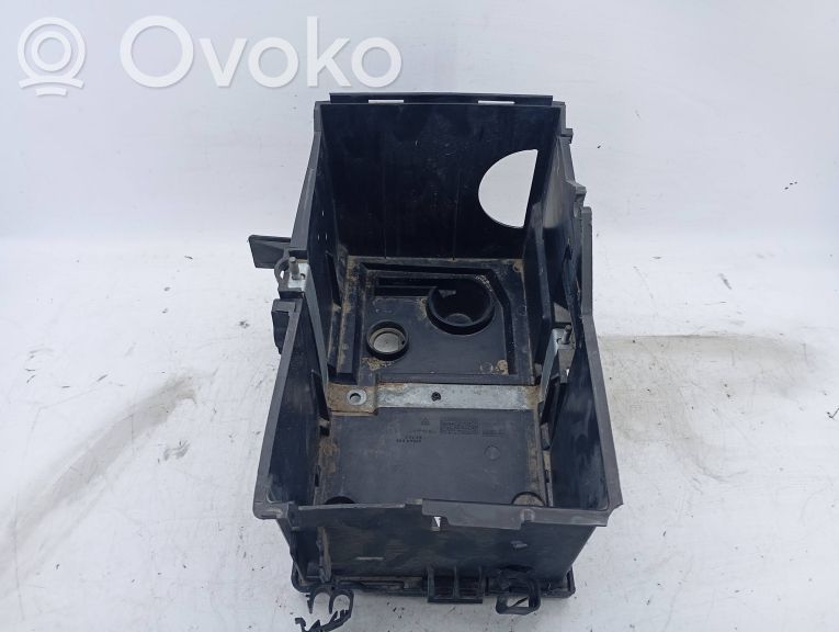 Volvo C30 Podstawa / Obudowa akumulatora 