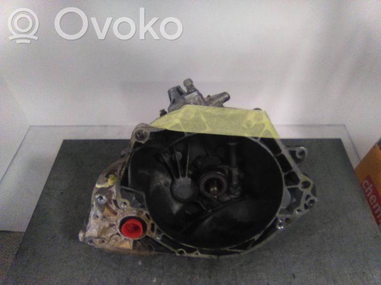 Manualna 5-biegowa skrzynia biegów   F10W394