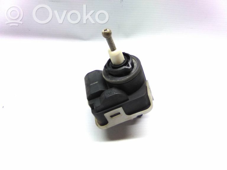 Headlight level adjustment motor
