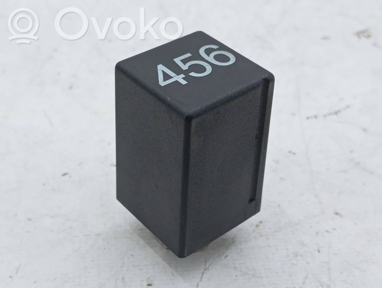 Interruptor de control multifunción   3U0941597A