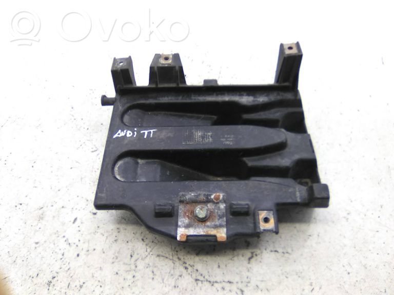 Akumulatora kaste   8N8804373