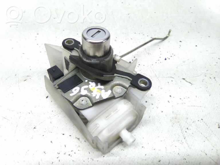 Tailgate lock latch