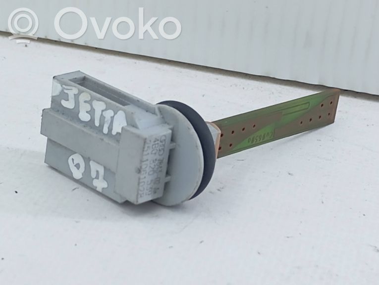 Volkswagen Jetta V Senzor temperatură aer exterioară 