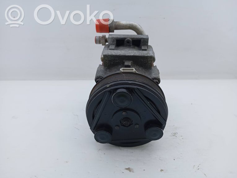 Ilmastointilaitteen kompressorin pumppu (A/C)   F3DH19D786AA