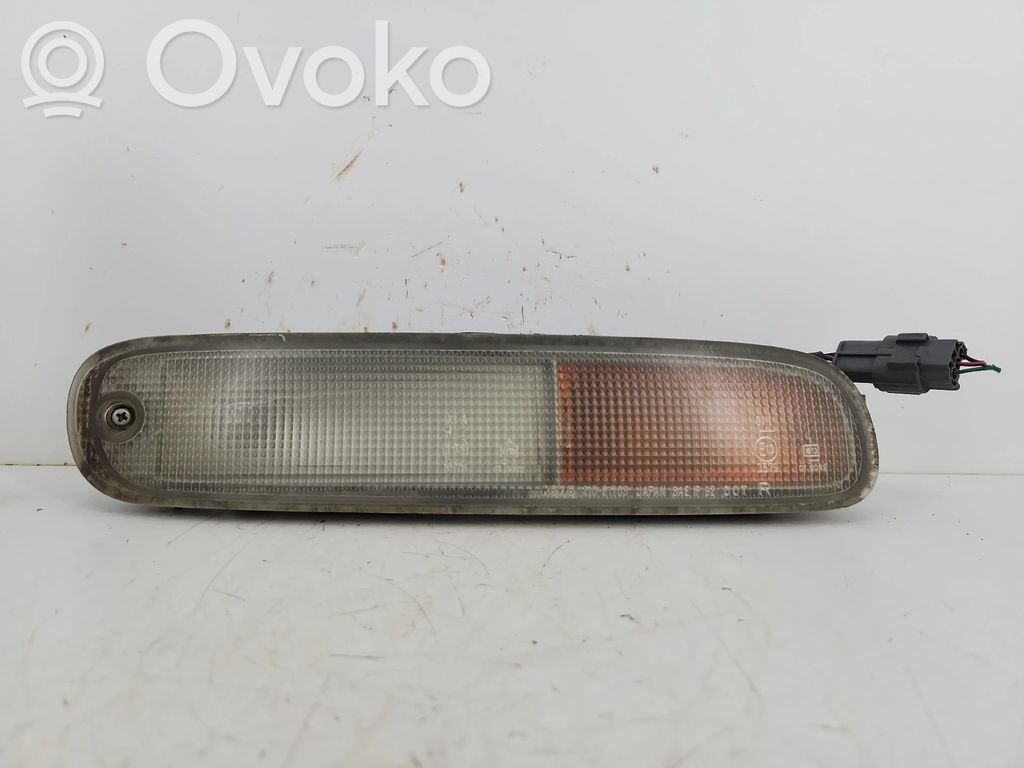 Mazda 323 Etupuskurin suuntavilkku 