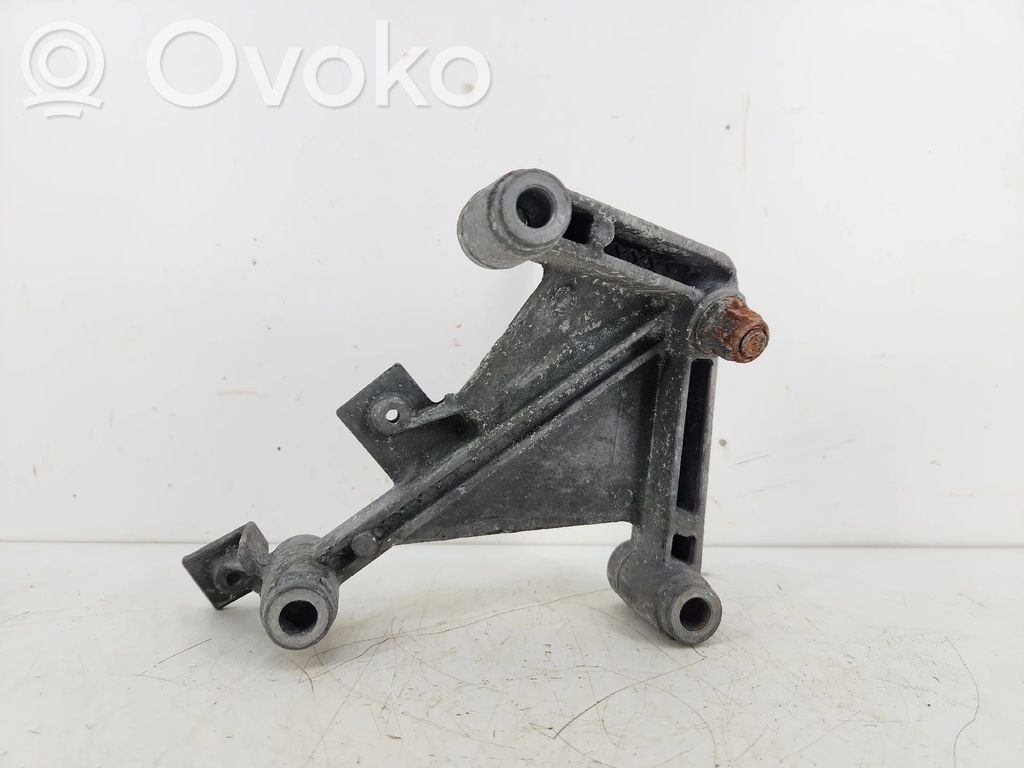 Renault Clio II Soporte de la caja de cambios 