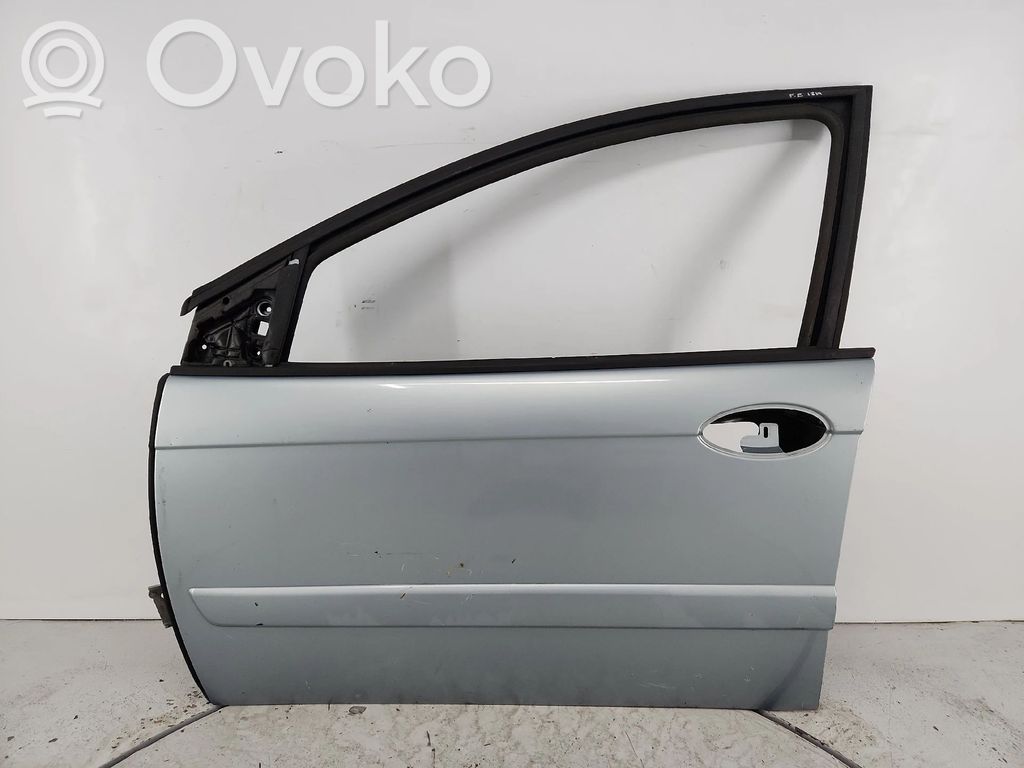 Front door   24004118