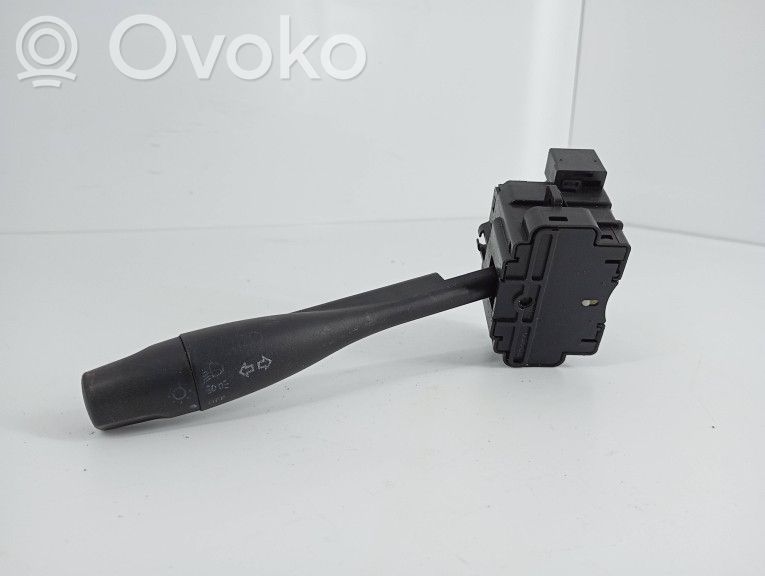 Nissan Almera Interruptor/palanca de limpiador de luz de giro 