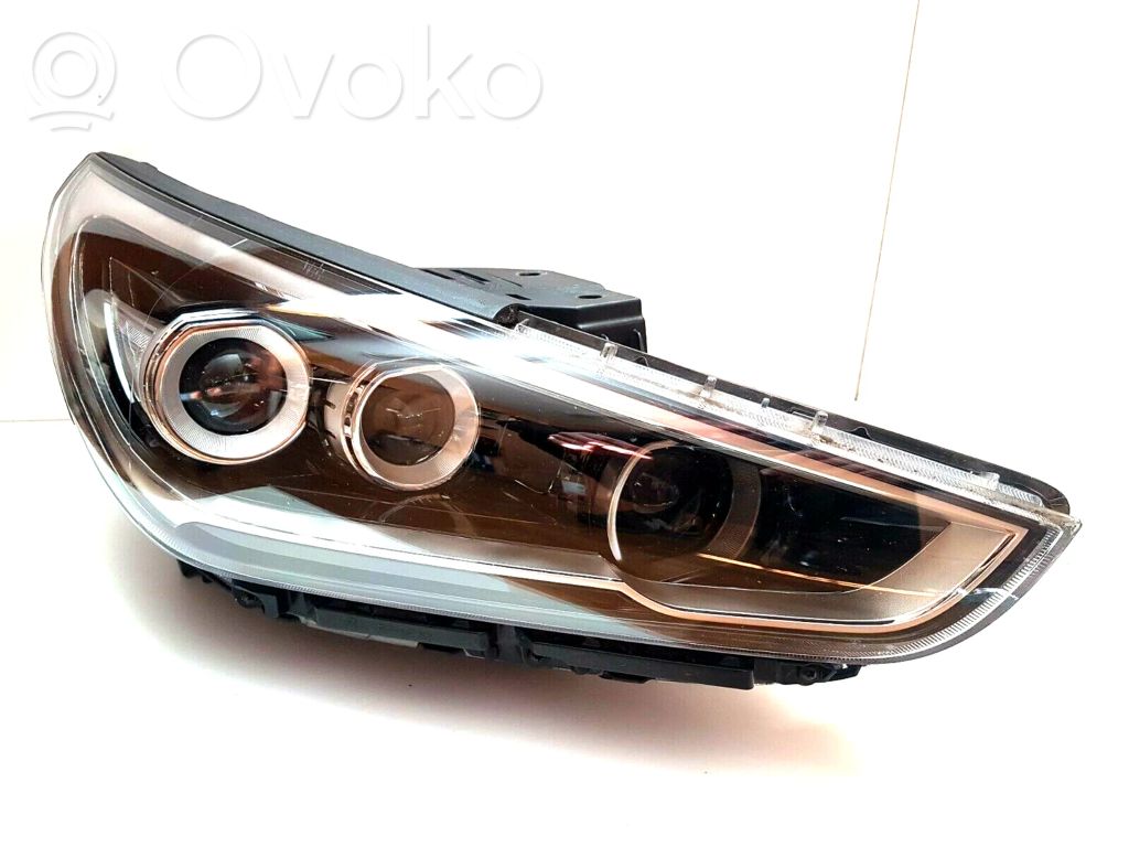 Hyundai i30 Scheinwerfer 
