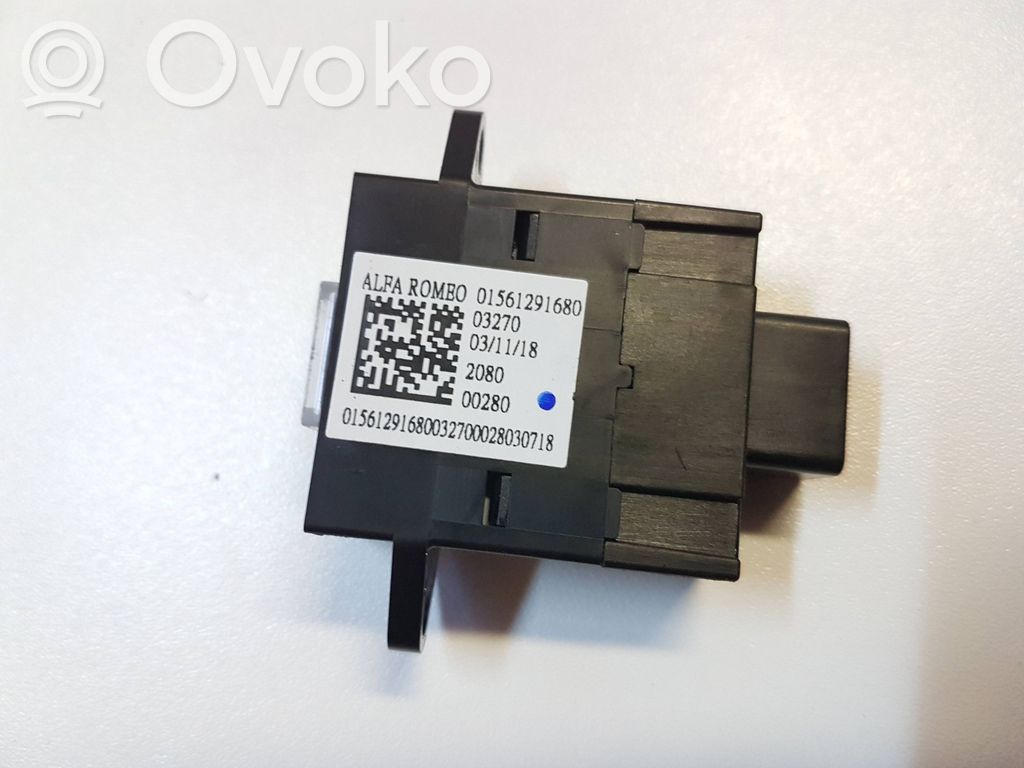Alfa Romeo Giulia Enchufe conector USB 