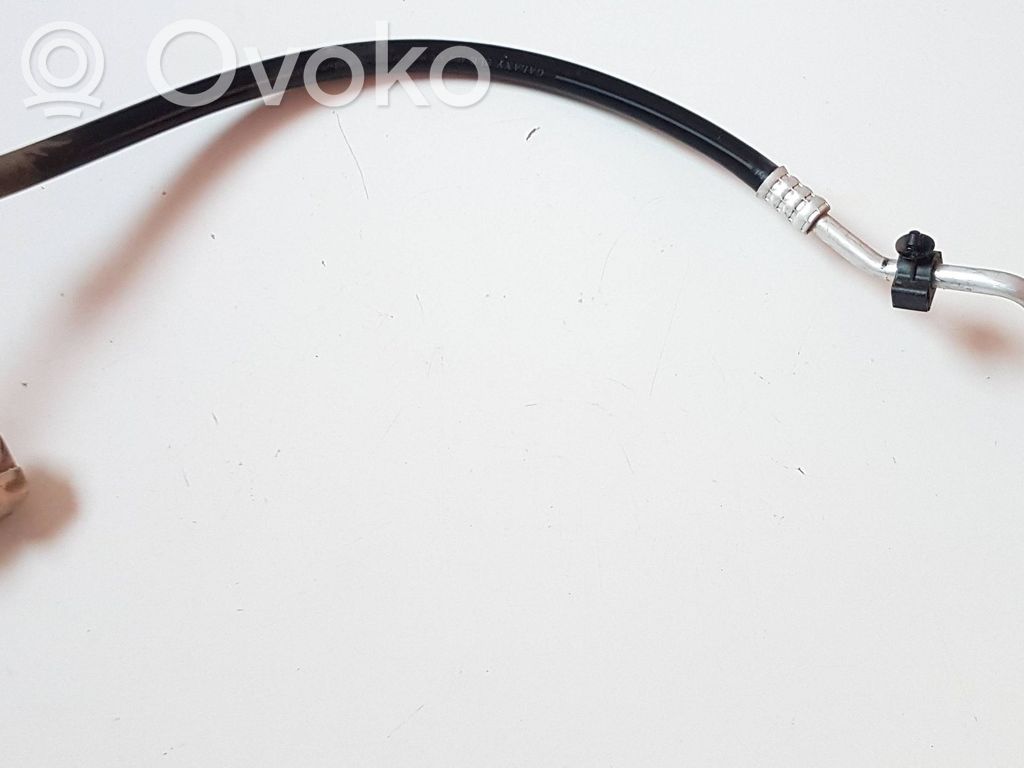 Ilmastointilaitteen putki (A/C)   299914319,20191026