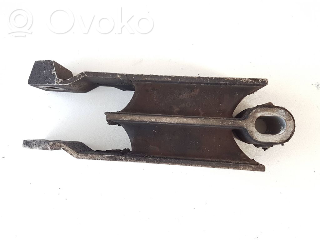 Engine mount bracket   9487476