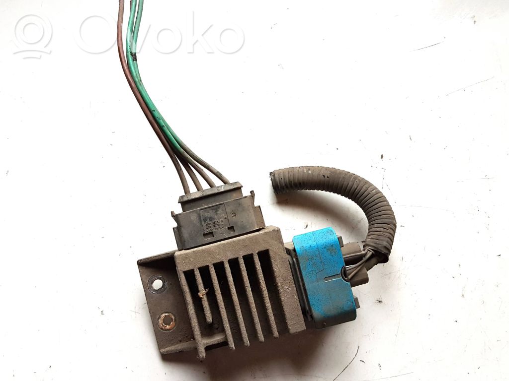 Nissan Navara D23 Przekaźnik / Modul układu ogrzewania wstępnego 