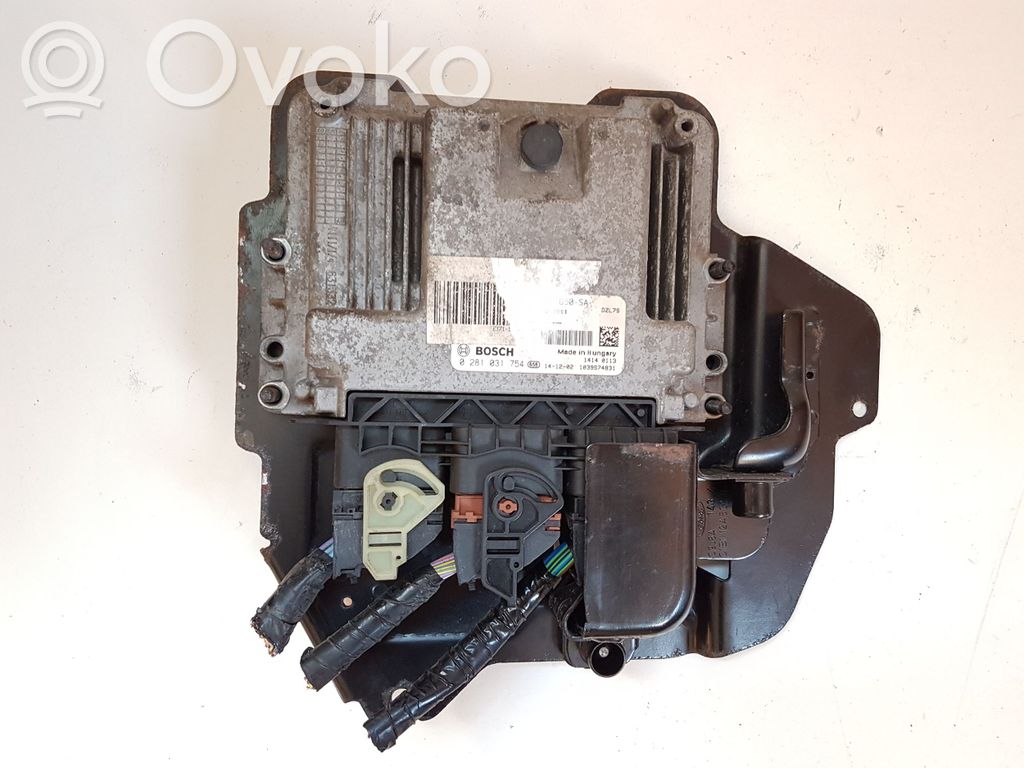 Ford Courier Dzinēja vadības bloks 