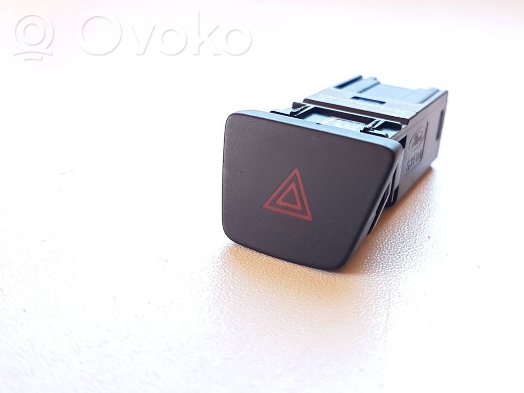Ford Focus Botón interruptor de luz de peligro 