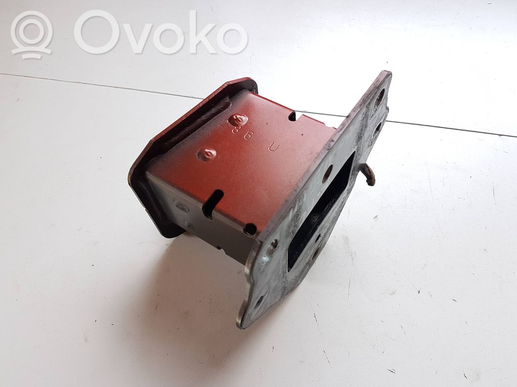 Nissan Qashqai J12 Odbój / Amortyzator zderzaka tylnego 
