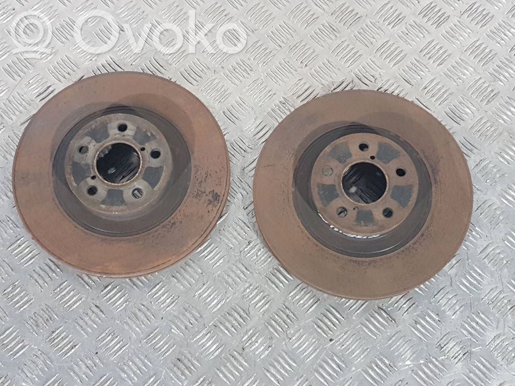 Subaru Outback Etujarrulevy 