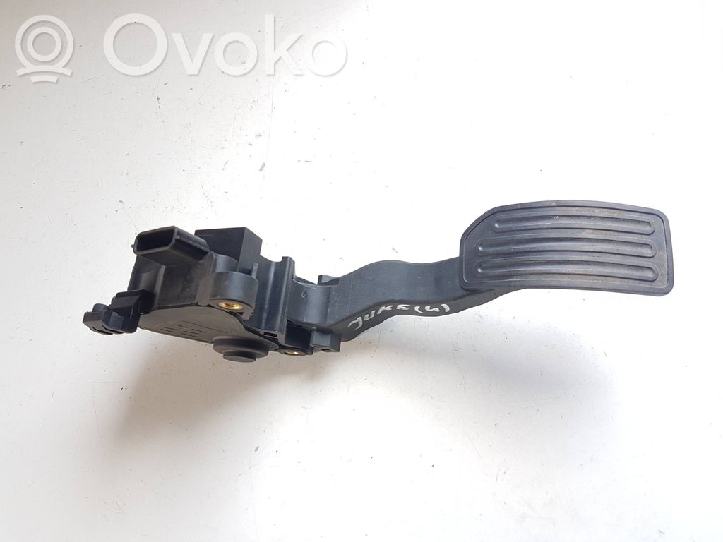 Nissan Juke I F15 Pedal del acelerador 