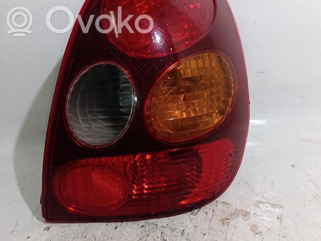 Rear/tail lights   22076587R
