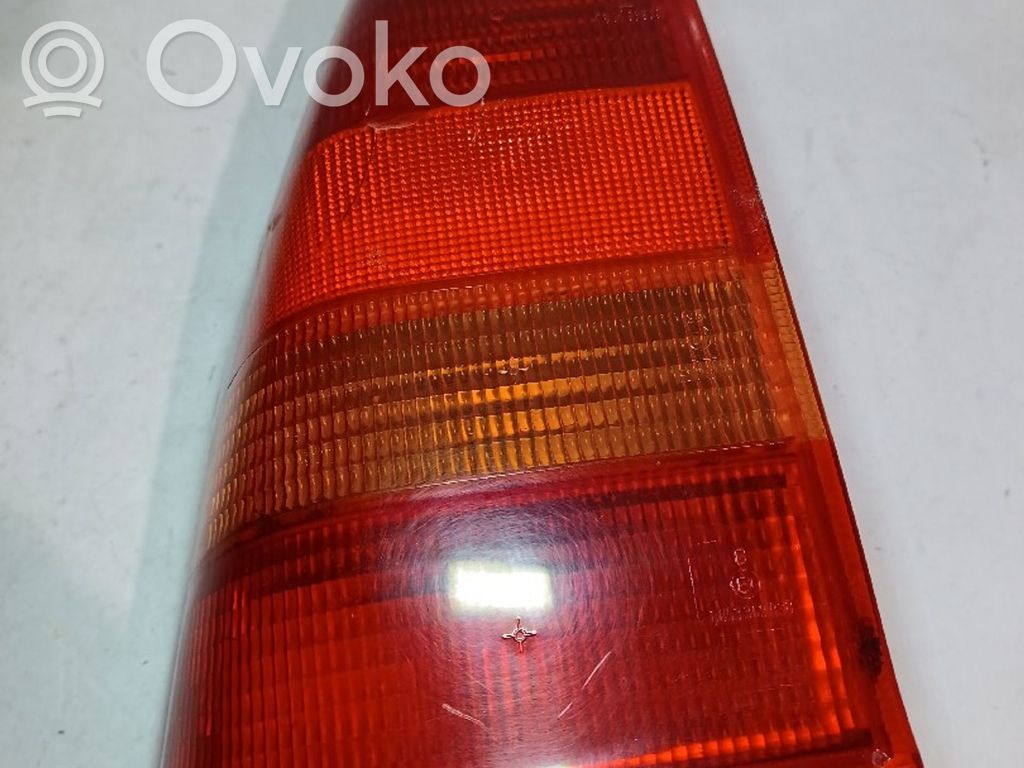 Tailgate rear/tail lights