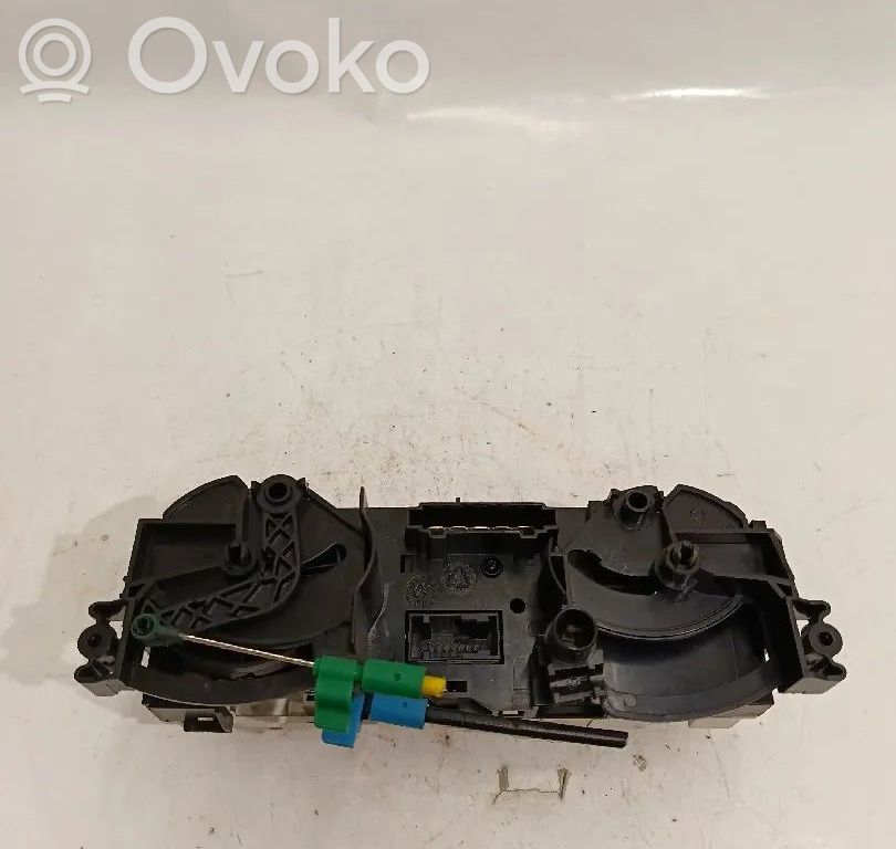 Climate control unit   MR594091