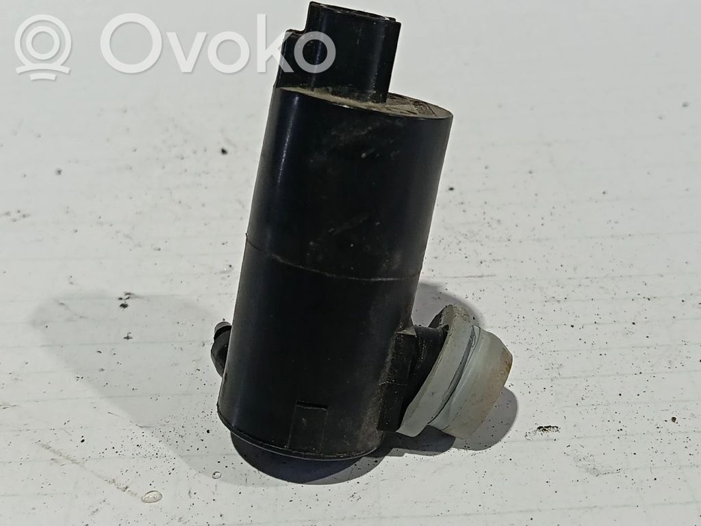 Peugeot 108 Windscreen/windshield washer pump 
