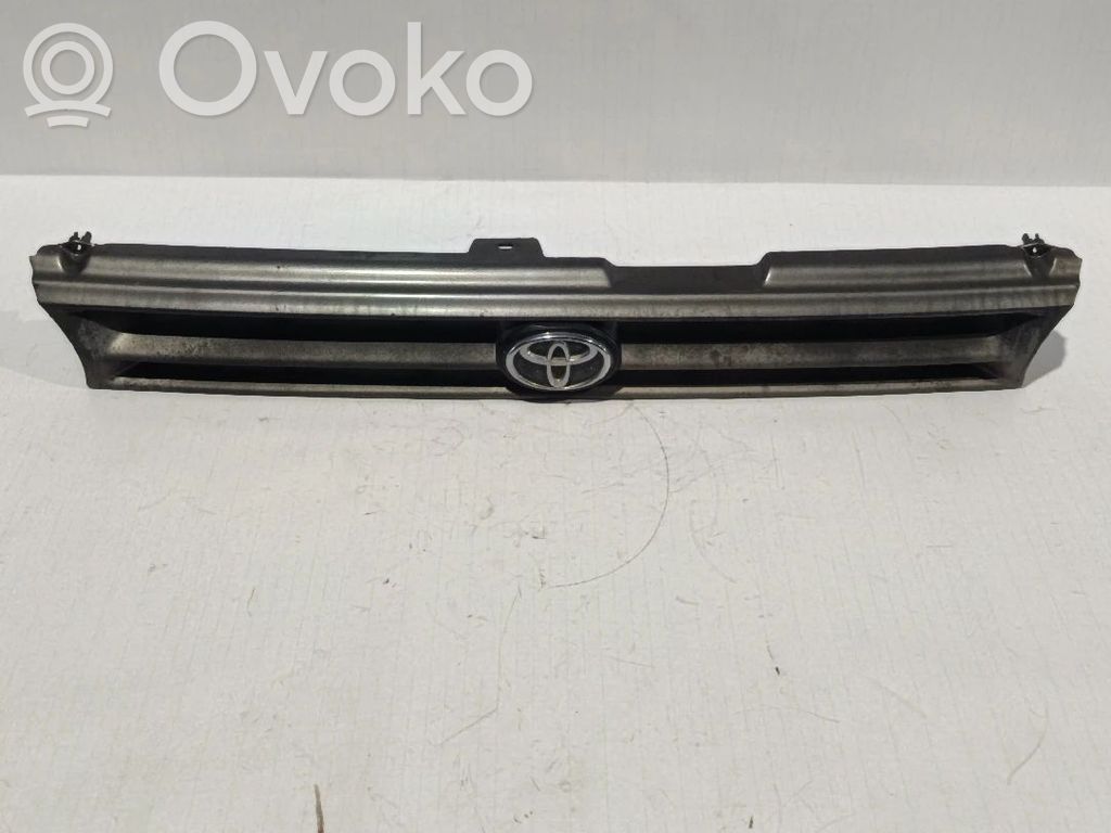 Toyota Corolla E90 Etusäleikkö 
