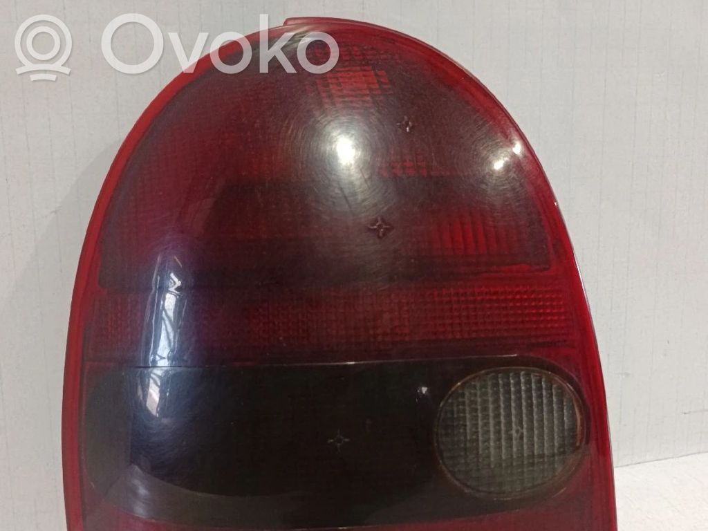 Opel Corsa B Aizmugurējais lukturis pārsegā 