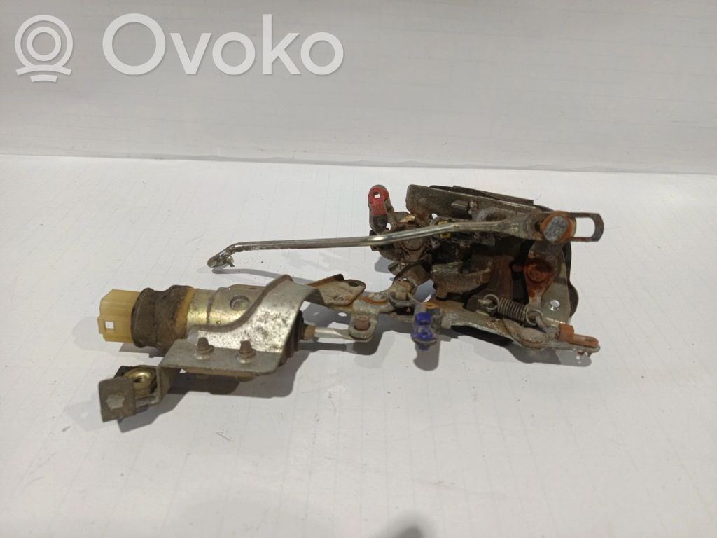Toyota Corolla E90 Etuoven lukko 